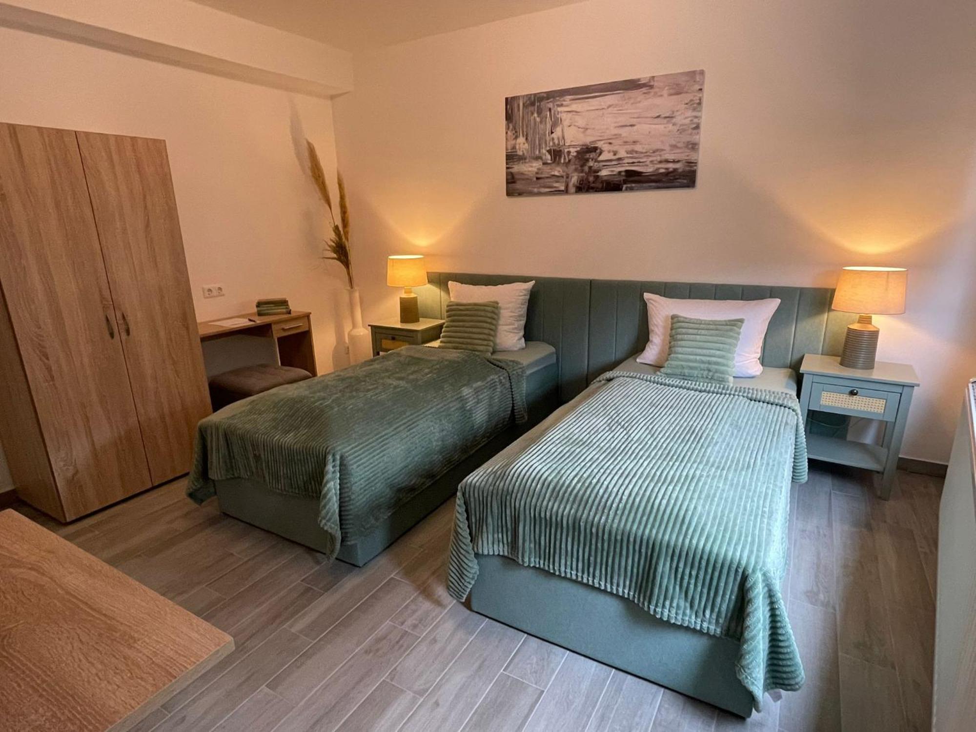 Holi Day Spa 2-Bett Zimmer App 3 Berlín Exterior foto